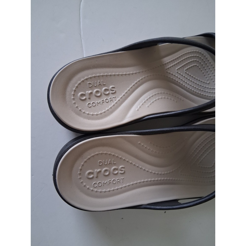 Crocs Wedge Sandals Sz 11W Black Grey Embellished Rhinestone Dual Comfort Travel - Picture 5 of 8